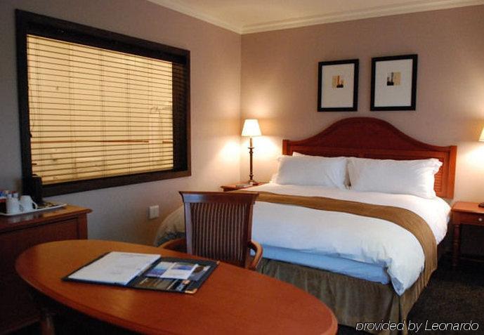 Protea Hotel By Marriott Harrismith Montrose Exterior photo