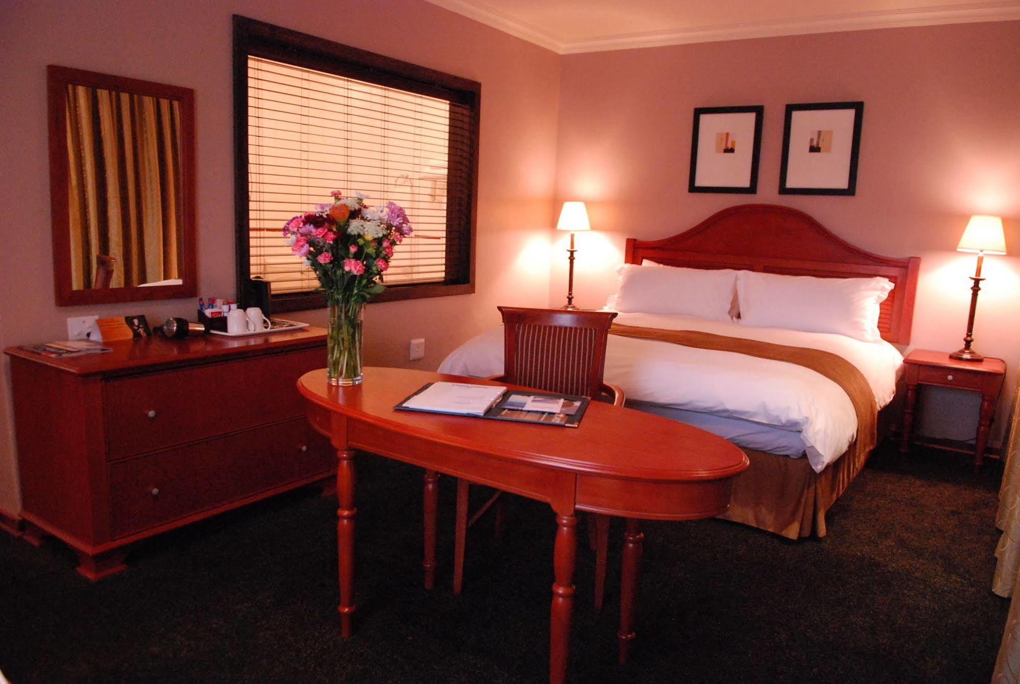 Protea Hotel By Marriott Harrismith Montrose Exterior photo